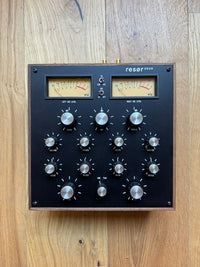 resør 2525 Walnut/Black (Stock)