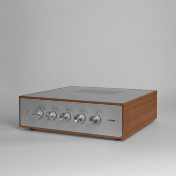 resør RA-02 integrated stereo amplifier